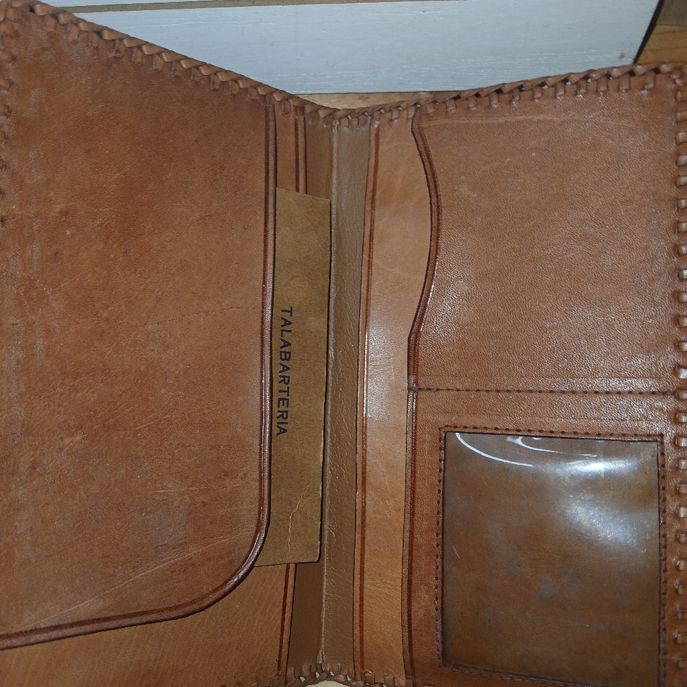 (3) Wallets Lot - Picture 2 of 9